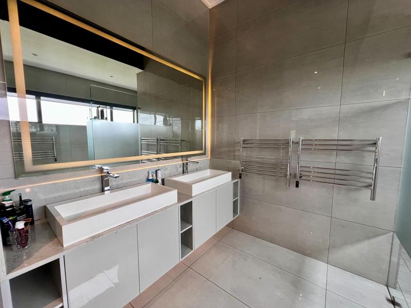 5 Bedroom Property for Sale in Midstream Ridge Gauteng