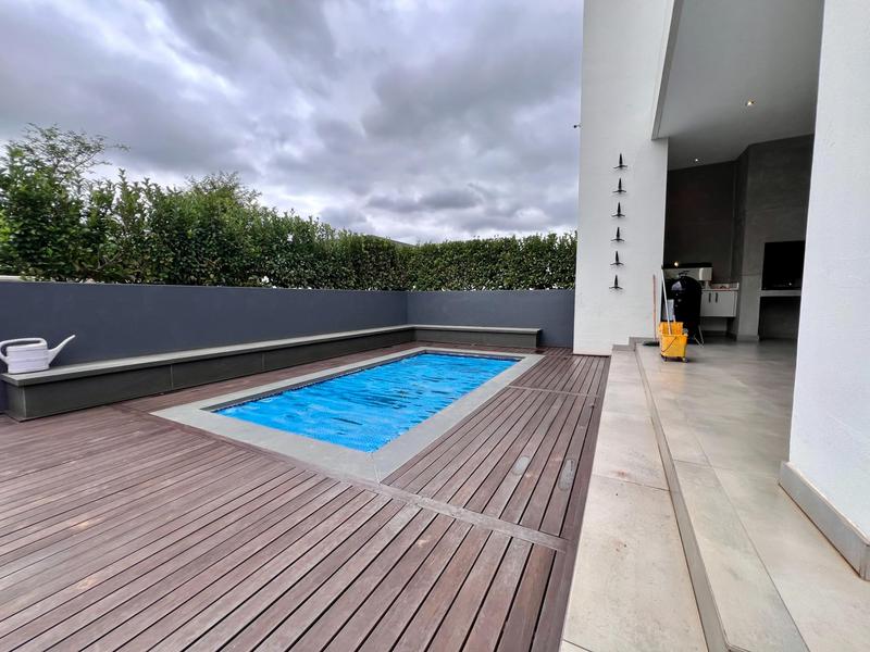 5 Bedroom Property for Sale in Midstream Ridge Gauteng