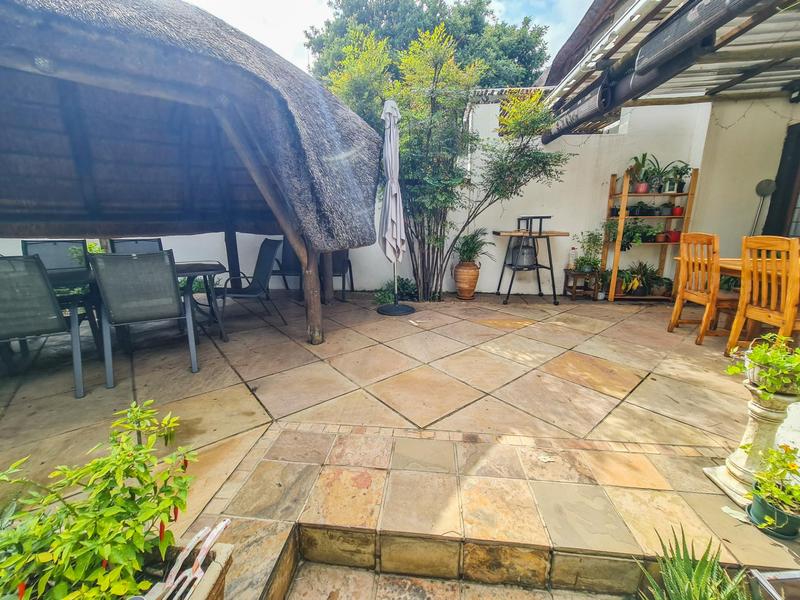 2 Bedroom Property for Sale in Sunninghill Gauteng