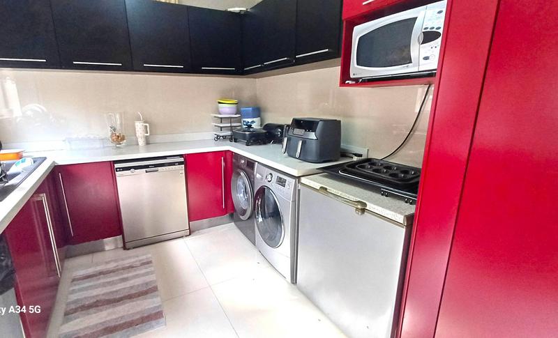 6 Bedroom Property for Sale in Midstream Estate Gauteng