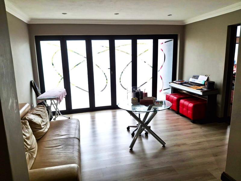 6 Bedroom Property for Sale in Midstream Estate Gauteng