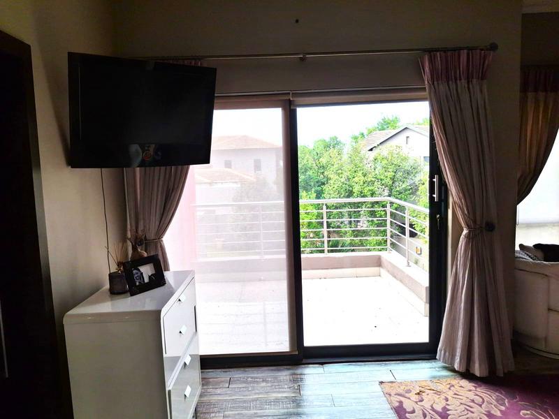 6 Bedroom Property for Sale in Midstream Estate Gauteng