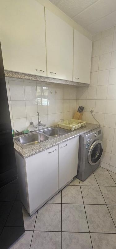 To Let 2 Bedroom Property for Rent in Glenvista Gauteng