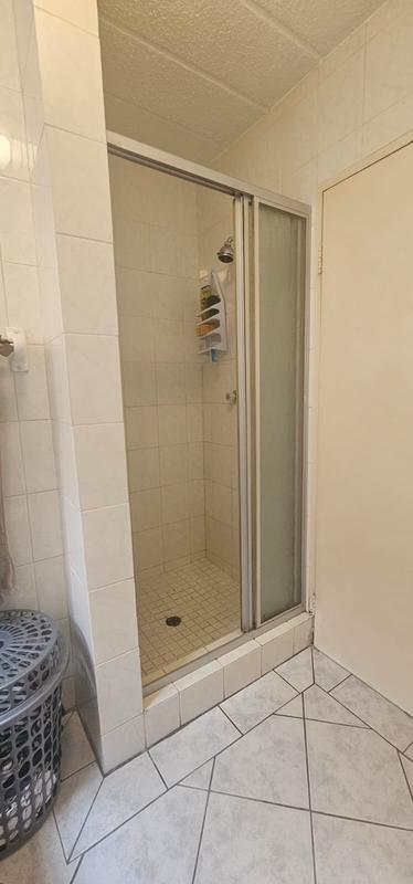 To Let 2 Bedroom Property for Rent in Glenvista Gauteng