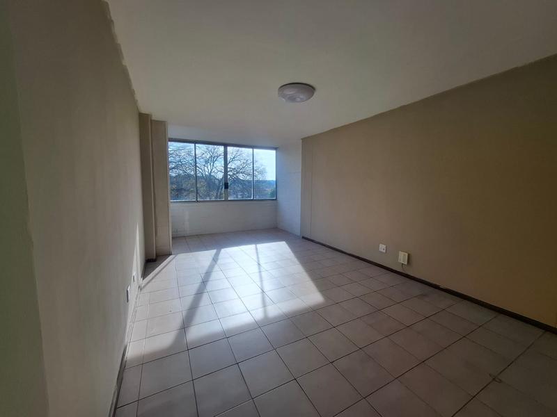 To Let 3 Bedroom Property for Rent in Florida Lake Gauteng