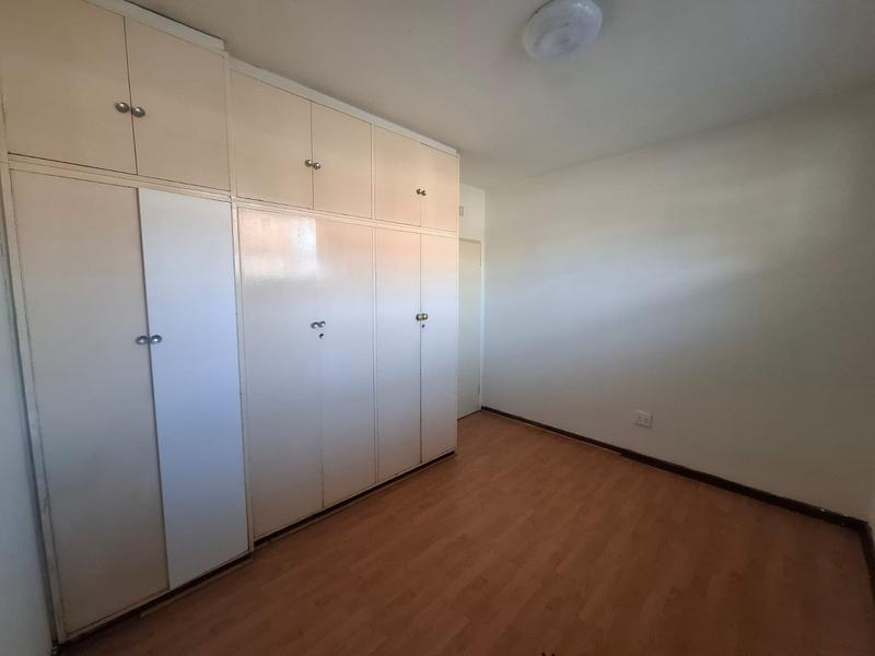 To Let 3 Bedroom Property for Rent in Florida Lake Gauteng