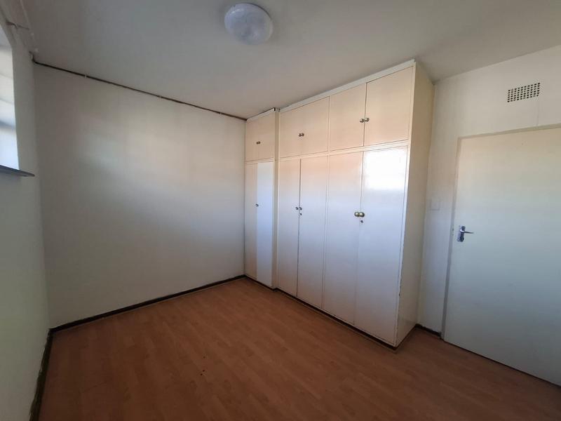 To Let 3 Bedroom Property for Rent in Florida Lake Gauteng