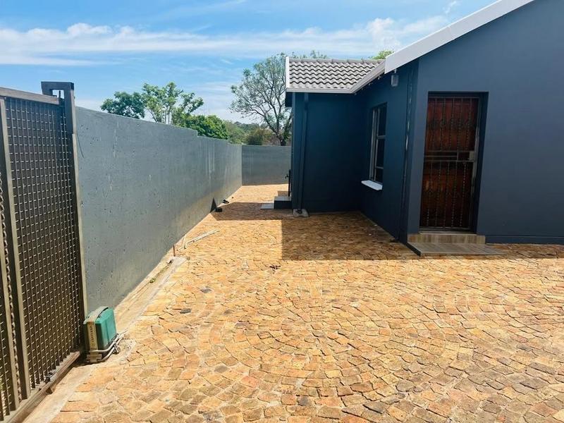 3 Bedroom Property for Sale in Fleurhof Gauteng