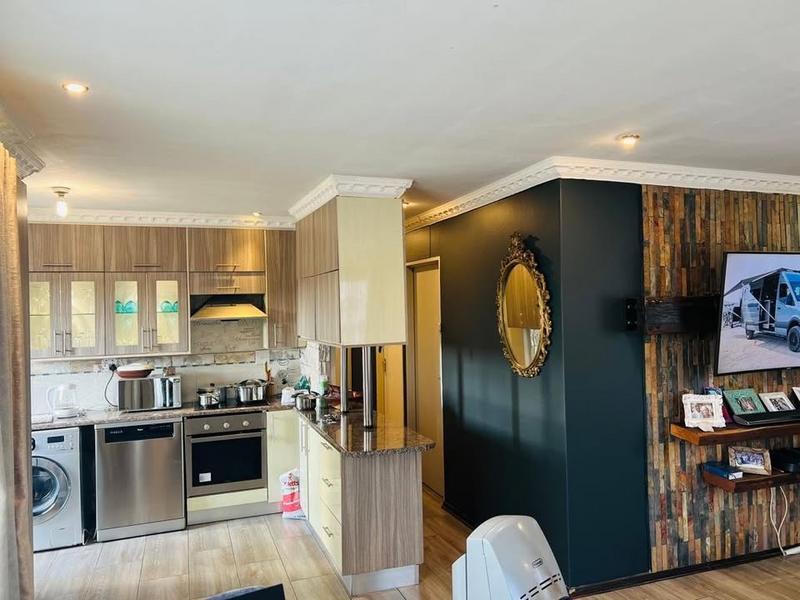 3 Bedroom Property for Sale in Fleurhof Gauteng