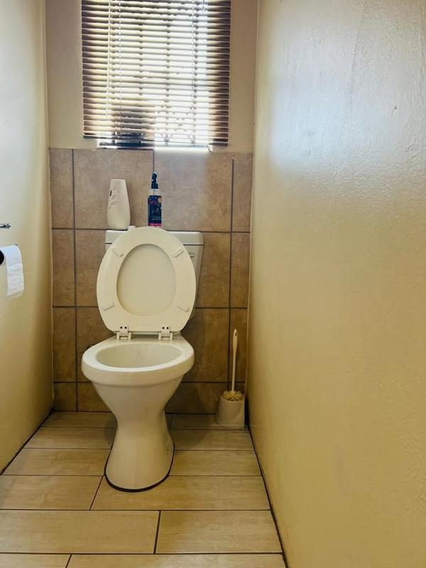 3 Bedroom Property for Sale in Fleurhof Gauteng