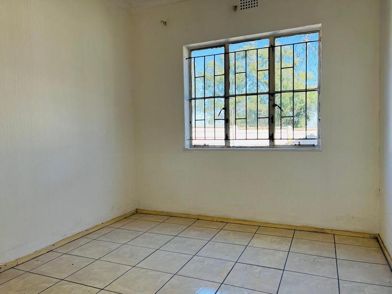 To Let 3 Bedroom Property for Rent in Fleurhof Gauteng