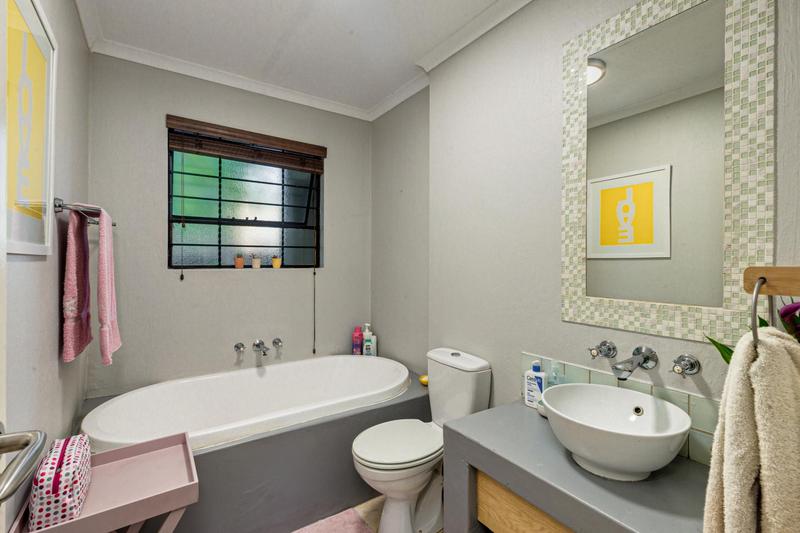 3 Bedroom Property for Sale in Broadacres Gauteng