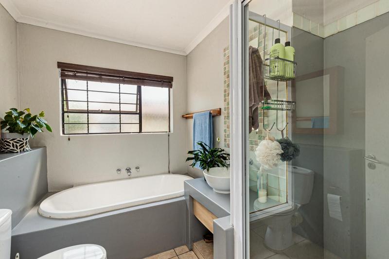 3 Bedroom Property for Sale in Broadacres Gauteng