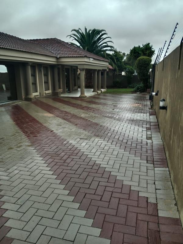 4 Bedroom Property for Sale in Brackenhurst Gauteng