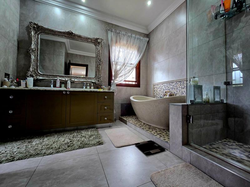 4 Bedroom Property for Sale in Faerie Glen Gauteng