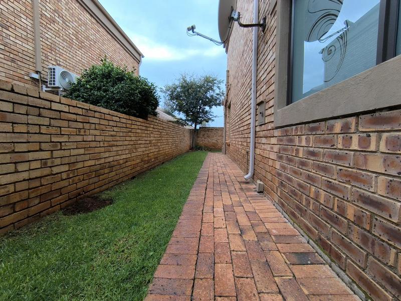 3 Bedroom Property for Sale in Ruimsig Gauteng