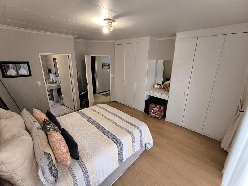 3 Bedroom Property for Sale in Ruimsig Gauteng