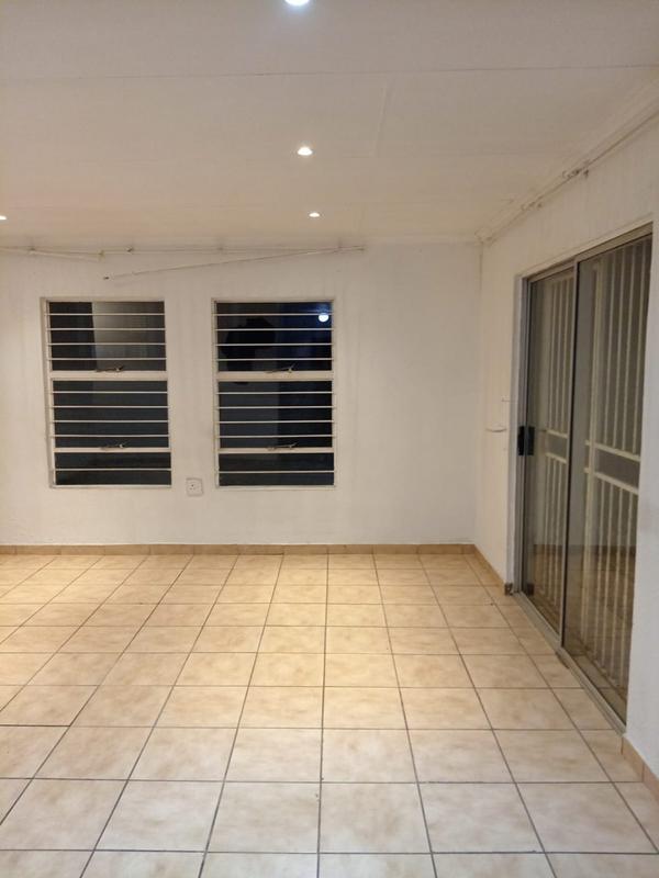 To Let 3 Bedroom Property for Rent in Alveda Park Gauteng