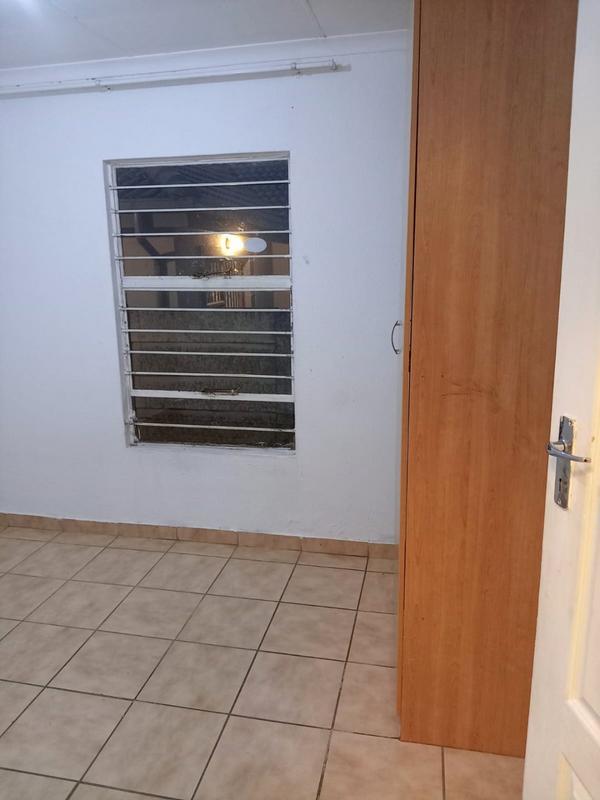To Let 3 Bedroom Property for Rent in Alveda Park Gauteng