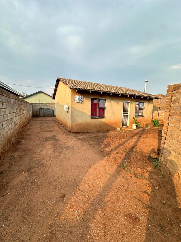 2 Bedroom Property for Sale in Protea South Gauteng