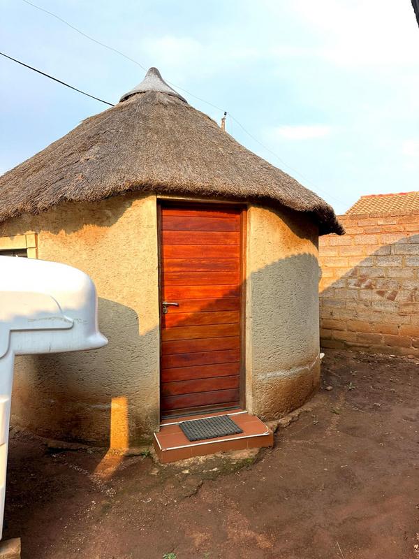 2 Bedroom Property for Sale in Protea South Gauteng