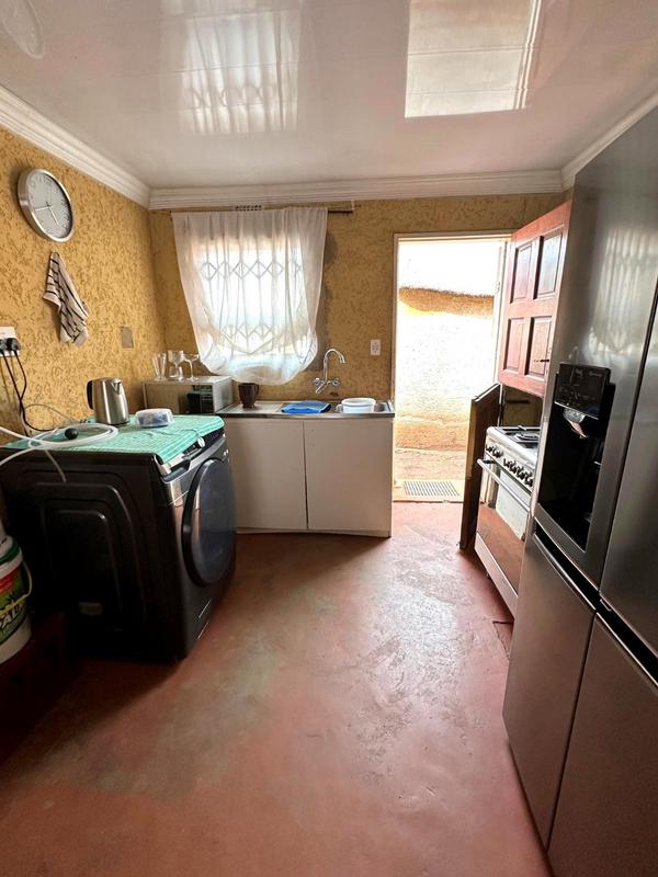 2 Bedroom Property for Sale in Protea South Gauteng