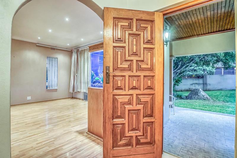 4 Bedroom Property for Sale in Glenvista Gauteng