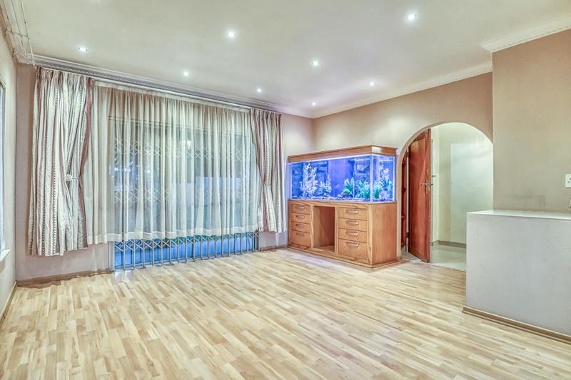 4 Bedroom Property for Sale in Glenvista Gauteng
