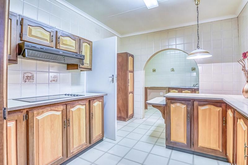 4 Bedroom Property for Sale in Glenvista Gauteng