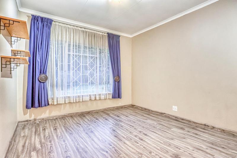 4 Bedroom Property for Sale in Glenvista Gauteng