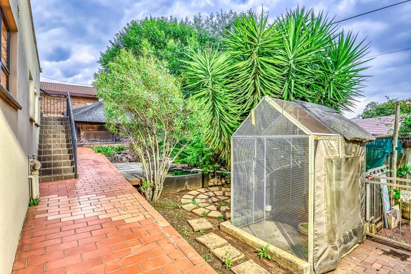 4 Bedroom Property for Sale in Glenvista Gauteng
