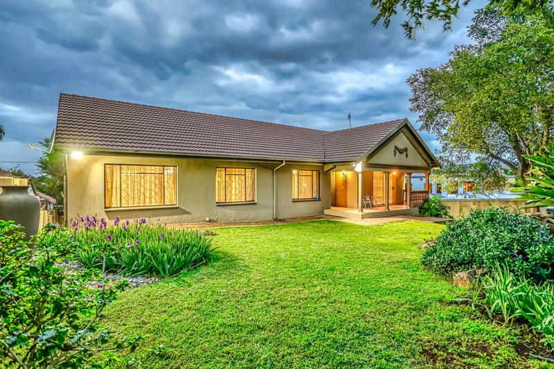 4 Bedroom Property for Sale in Glenvista Gauteng