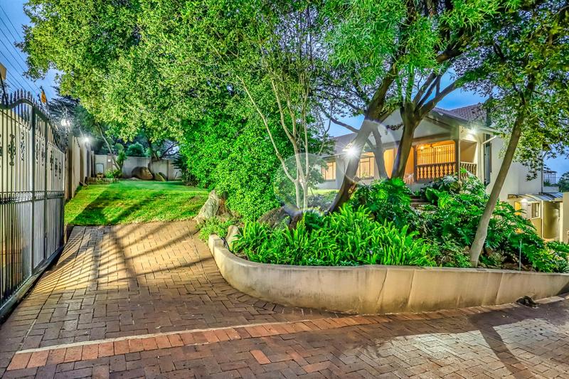 4 Bedroom Property for Sale in Glenvista Gauteng