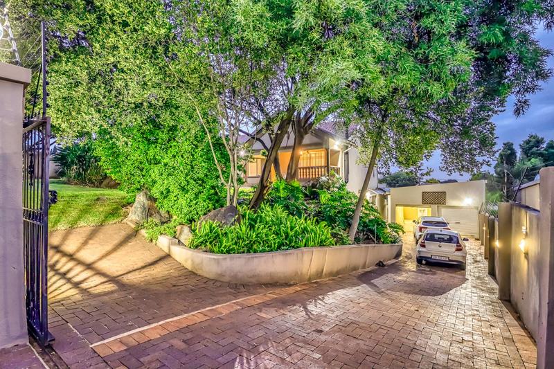 4 Bedroom Property for Sale in Glenvista Gauteng