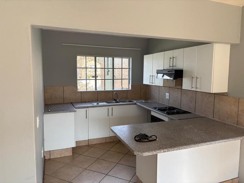 To Let 2 Bedroom Property for Rent in Sugar Bush Estate Gauteng