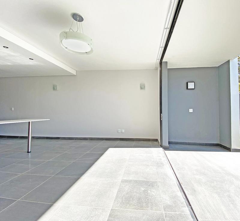 1 Bedroom Property for Sale in Atholl Gauteng