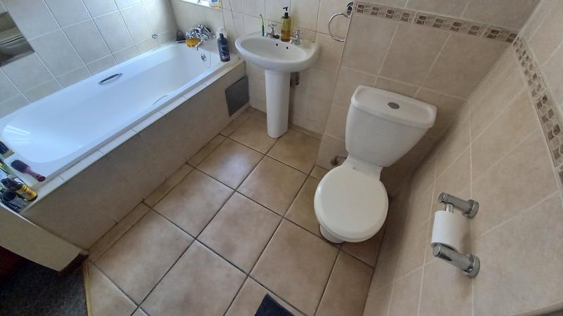 To Let 3 Bedroom Property for Rent in Castleview Gauteng