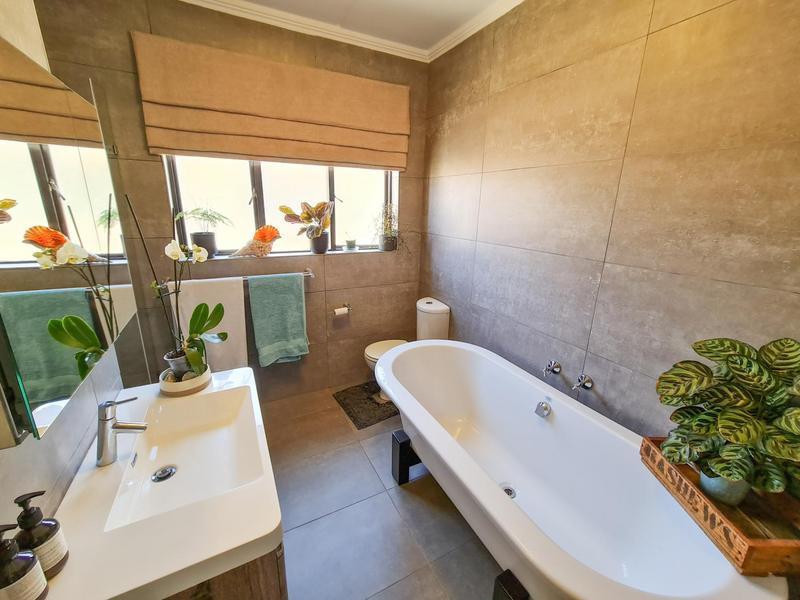 3 Bedroom Property for Sale in Sunninghill Gauteng