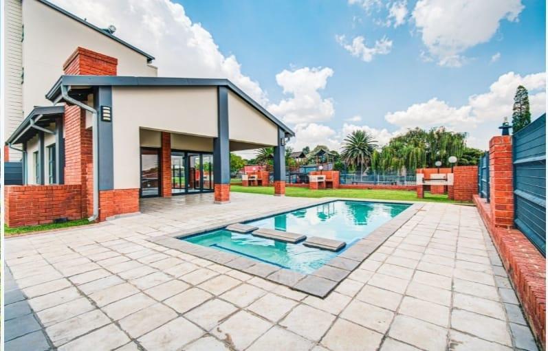 1 Bedroom Property for Sale in Sebenza Gauteng