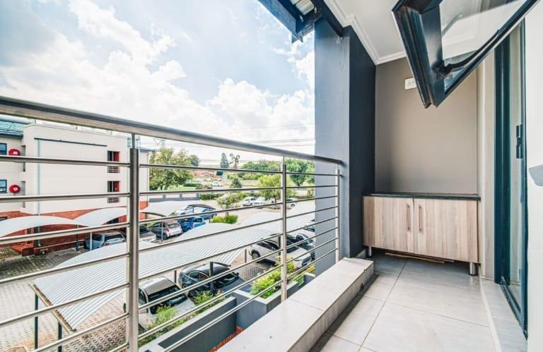 1 Bedroom Property for Sale in Sebenza Gauteng