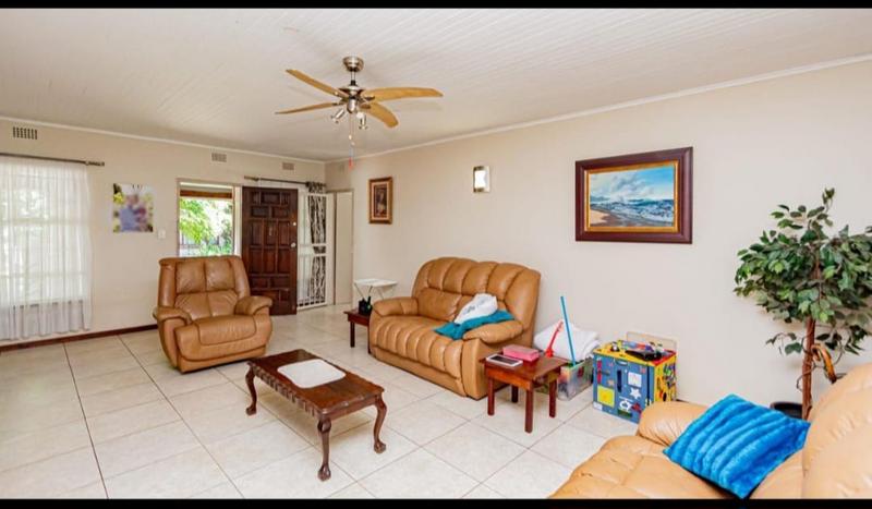 4 Bedroom Property for Sale in Mnandi Gauteng
