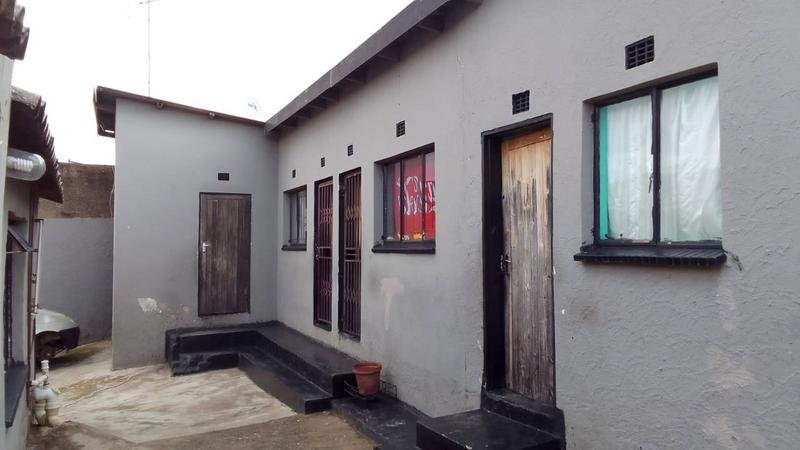2 Bedroom Property for Sale in Dube Gauteng