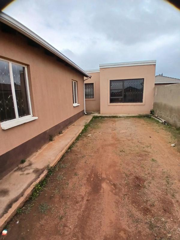 To Let 3 Bedroom Property for Rent in Protea Glen Gauteng
