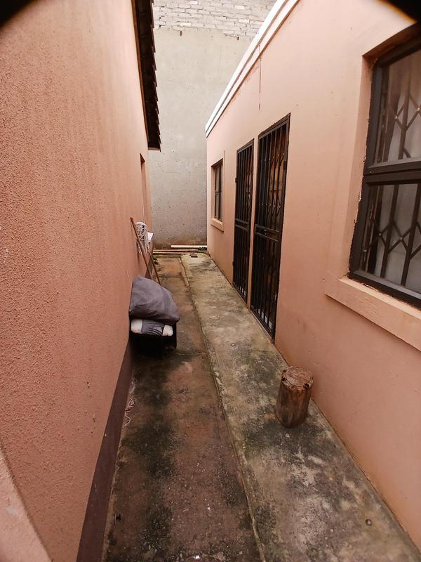 To Let 3 Bedroom Property for Rent in Protea Glen Gauteng