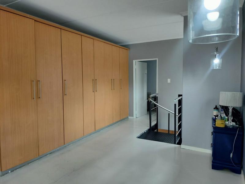 To Let 1 Bedroom Property for Rent in Atholl Gauteng