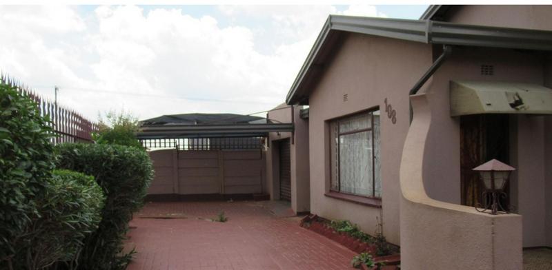 3 Bedroom Property for Sale in Toekomsrus Gauteng