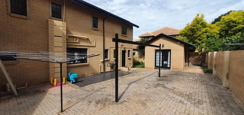 To Let 5 Bedroom Property for Rent in Cornwall Hill Gauteng