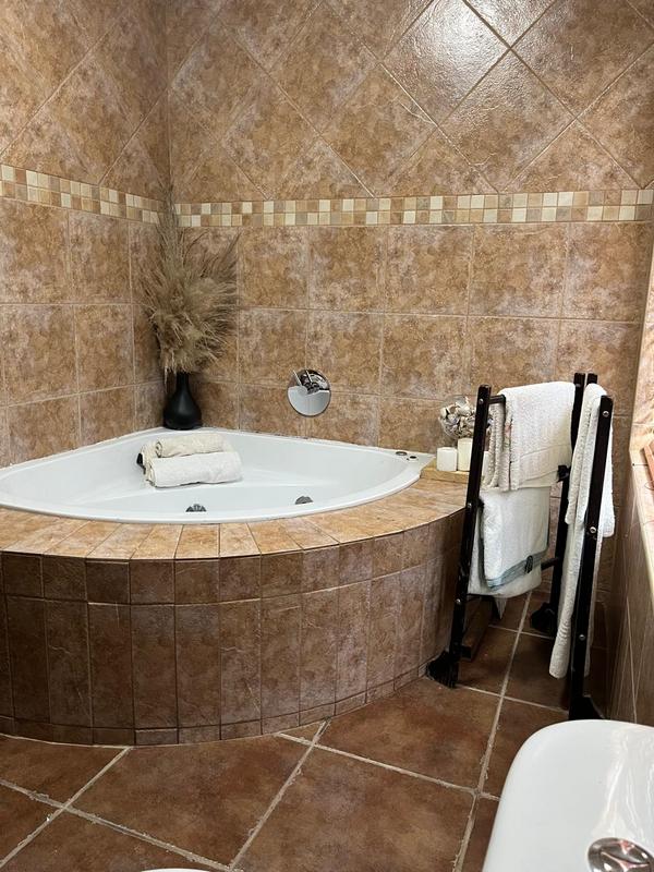 4 Bedroom Property for Sale in The Reeds Gauteng