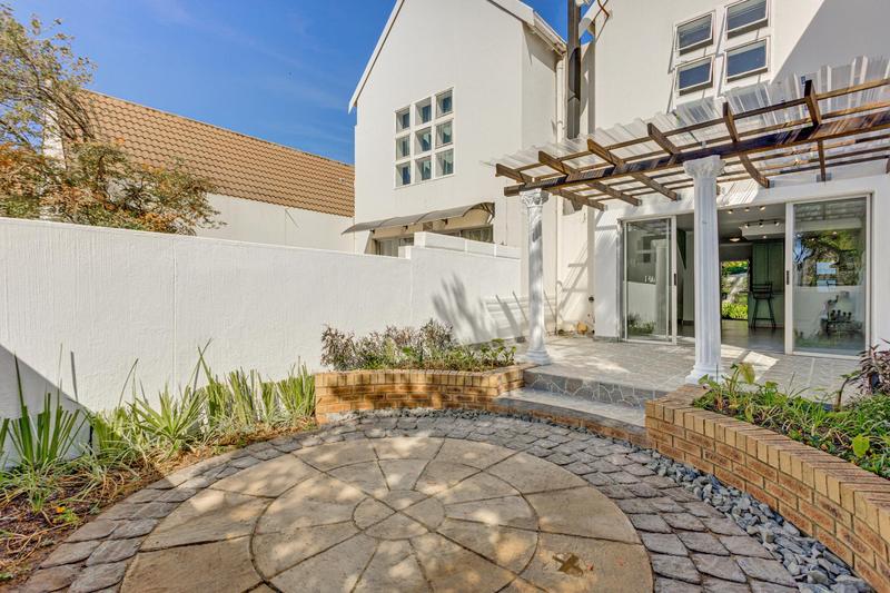 2 Bedroom Property for Sale in Fourways Gardens Gauteng