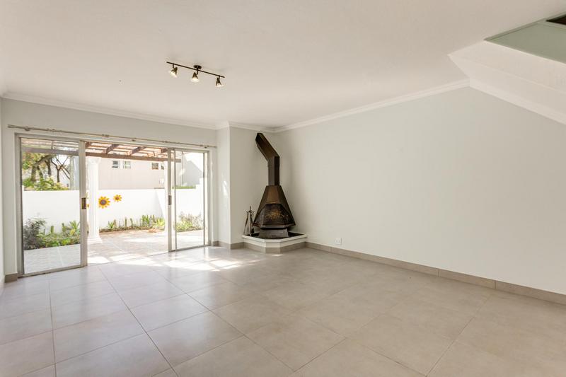 2 Bedroom Property for Sale in Fourways Gardens Gauteng